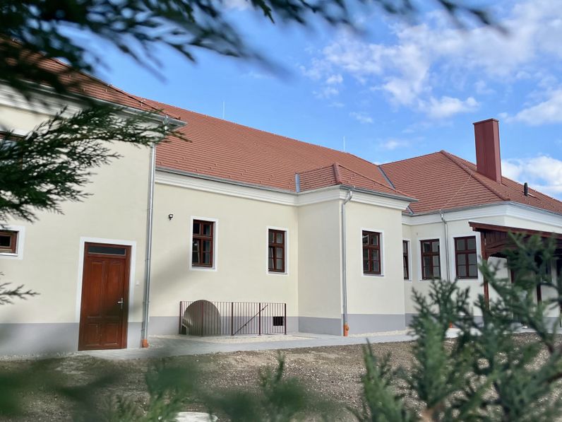 Kastély és lovagok – újdonságok Egyházasfaluban