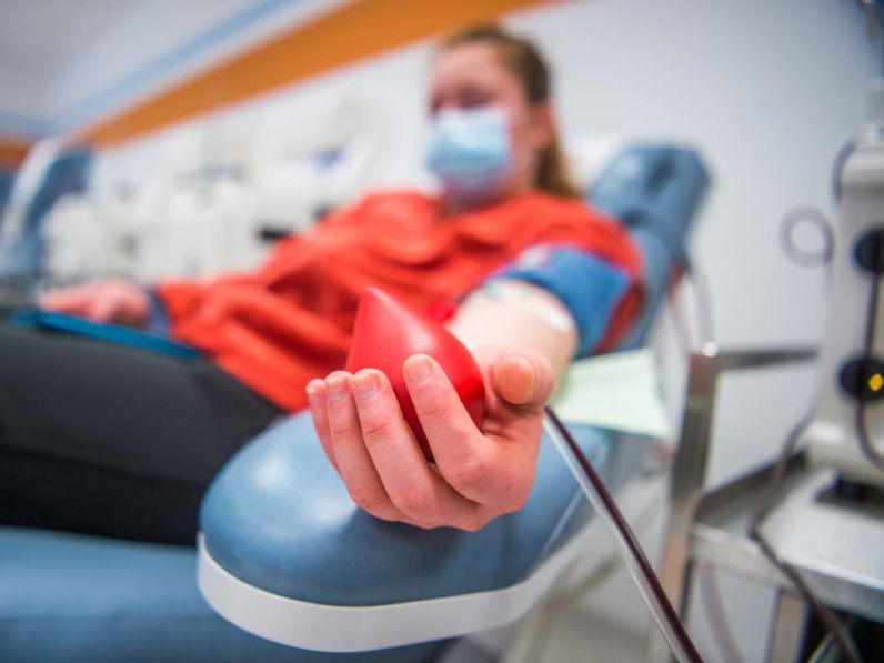 Száznál több beteget gyógyított meg a vérplazma-terápia, új koronavírus-fertőzésen átesett donorokat várnak
