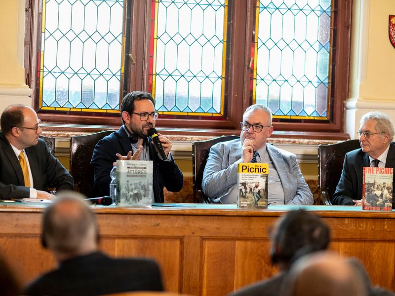 A Páneurópai Pikniknek állít emléket az Áttörés című könyv