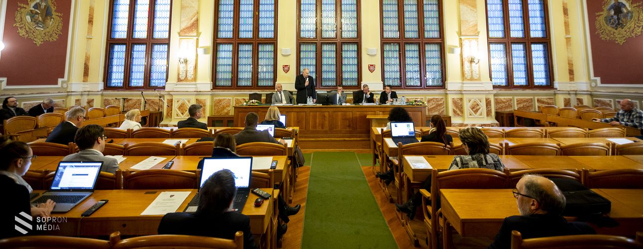 Döntött a közgyűlés a hűség napi kitüntetettekről