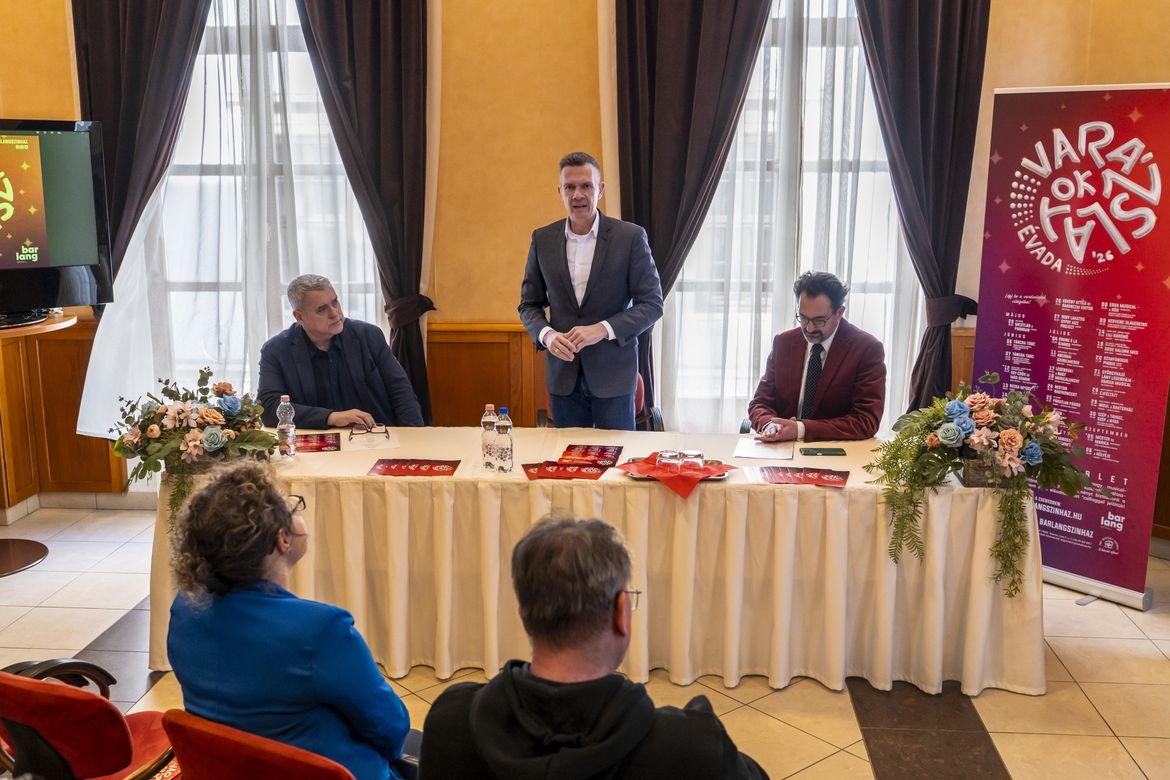 A Varázslatok évada a barlangszínházban