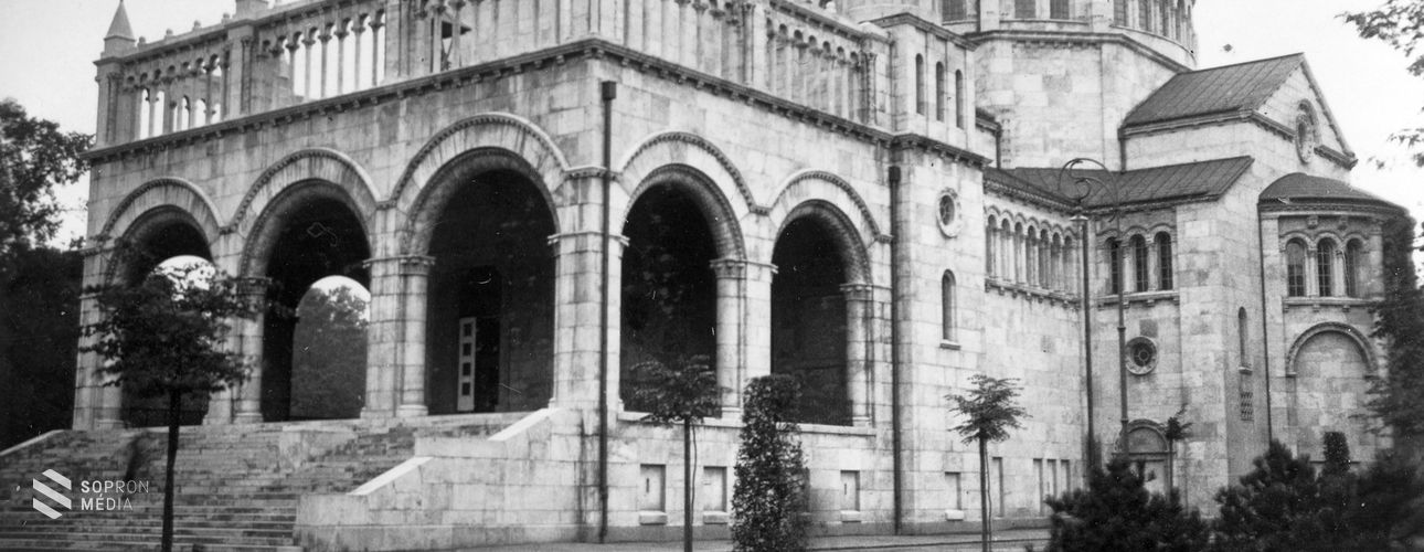 Regnum Marianum, az alig 20 évet megért templom
