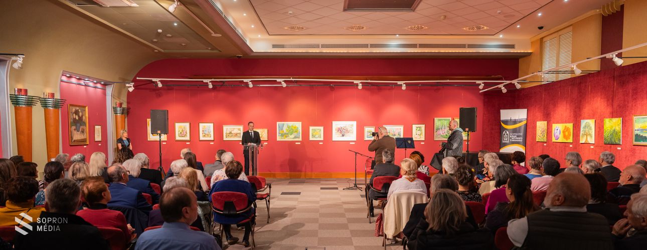 Ünnepélyes keretek között nyitották meg a Tavaszi tárlatot