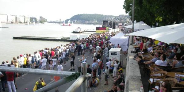2005. Budapest- Red Bull Air Race - komplette Stromversorgung Ges.: mit 61 Stromaggregate