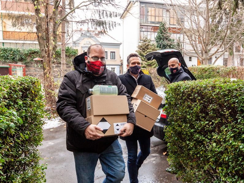 Személyesen mond köszönetet a Soproni Önkormányzat az intézményeknek