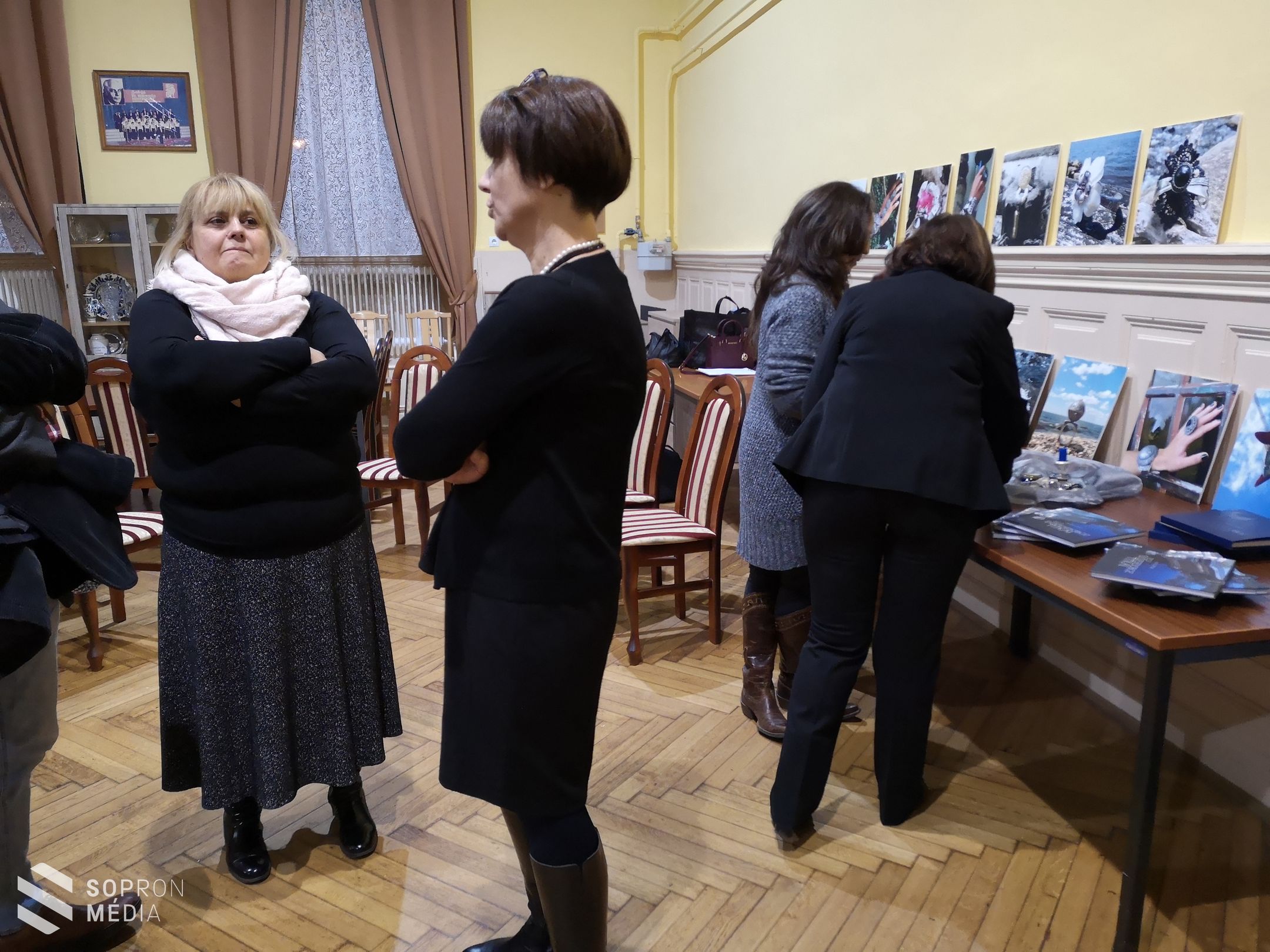 Könyvbemutató - Egy ékszerdoboz titkai