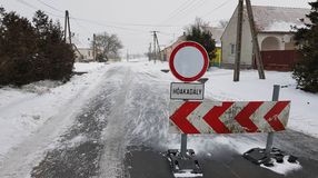 Hófúvás - teljes útzár a megye több útján