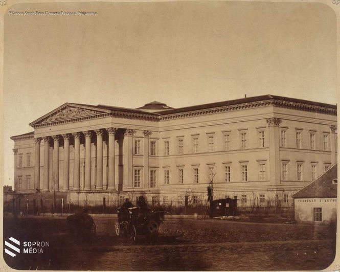 A Nemzeti Múzeum 1837-47 között felépült épülete a XIX. század végén 