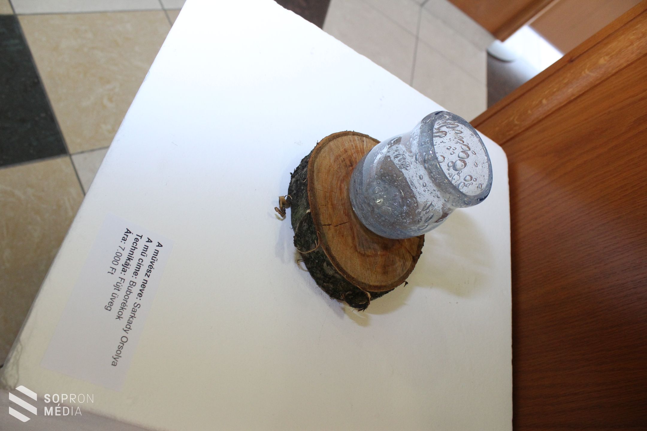 RENESZÁNSZ EZ - Sarkady Orsolya üvegműves kiállítása a Lisztben