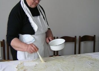 Hagyományos ételreceptek-répás és káposztás rétes