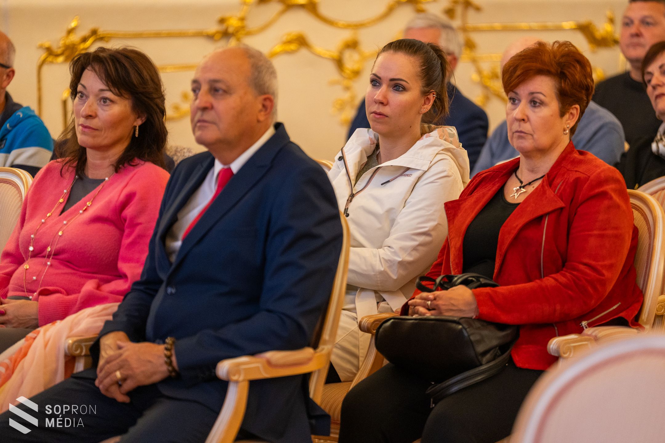Ismét fénybe borult az Esterházy-kastély parkja