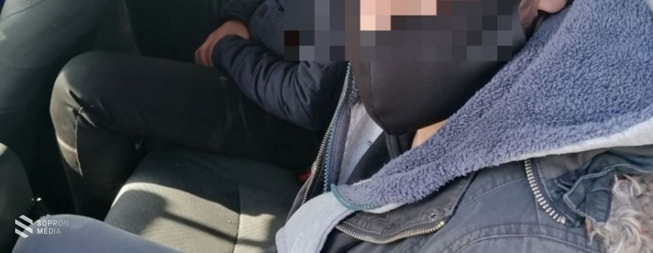Embercsempészt fogtak Lövő belterületén