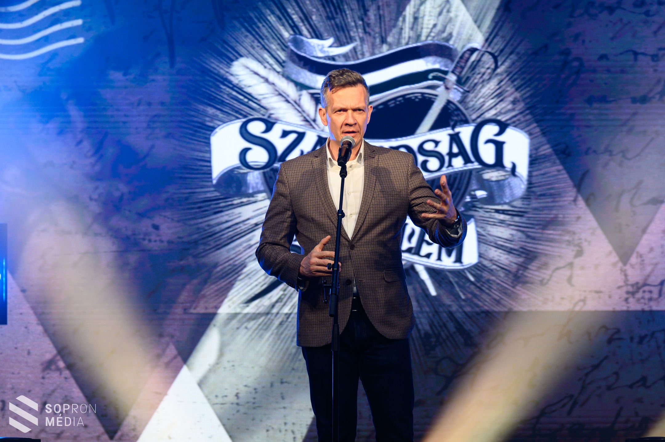 Sopronba érkezett az országjáró Szabadság, szerelem – Petőfi 200 című előadás