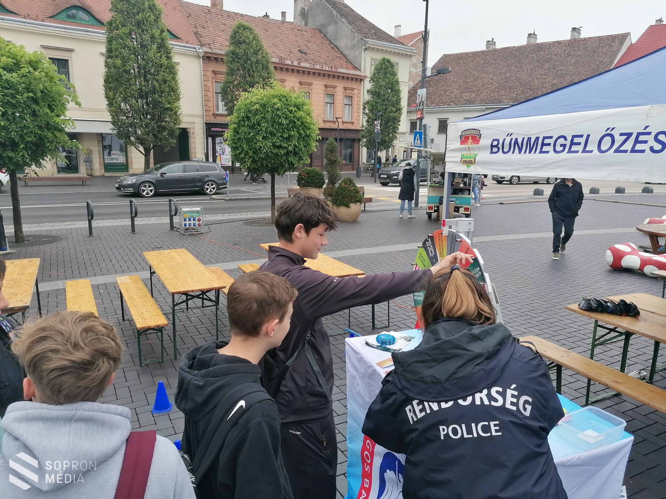 A Soproni Rendőrkapitányság Bűn- és Balesetmegelőzési programjával idén is nagy örömmel vesz részt a SopronFesten