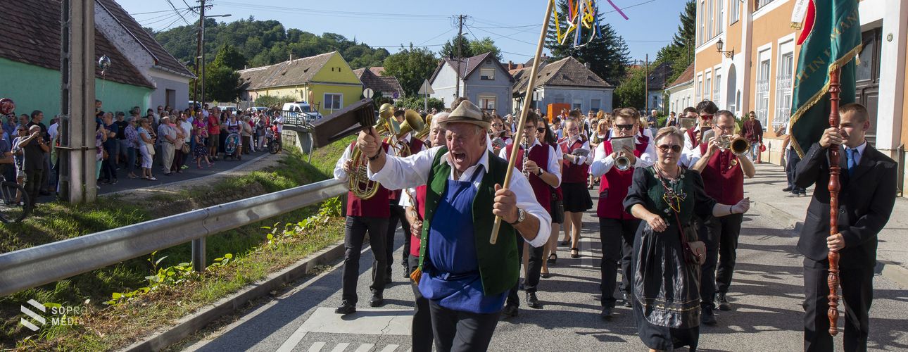 Tradíciók újra hangolva! Sokszínű forgatag a Hajnal téren
