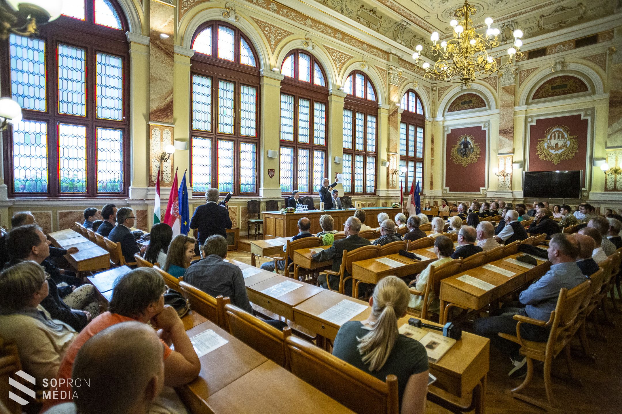 „Becsülettel a hazáért” – Bemutatták Vörös Ákos kötetét