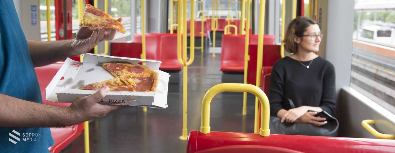 Közkívánatra: Tilos enni az összes bécsi metrón