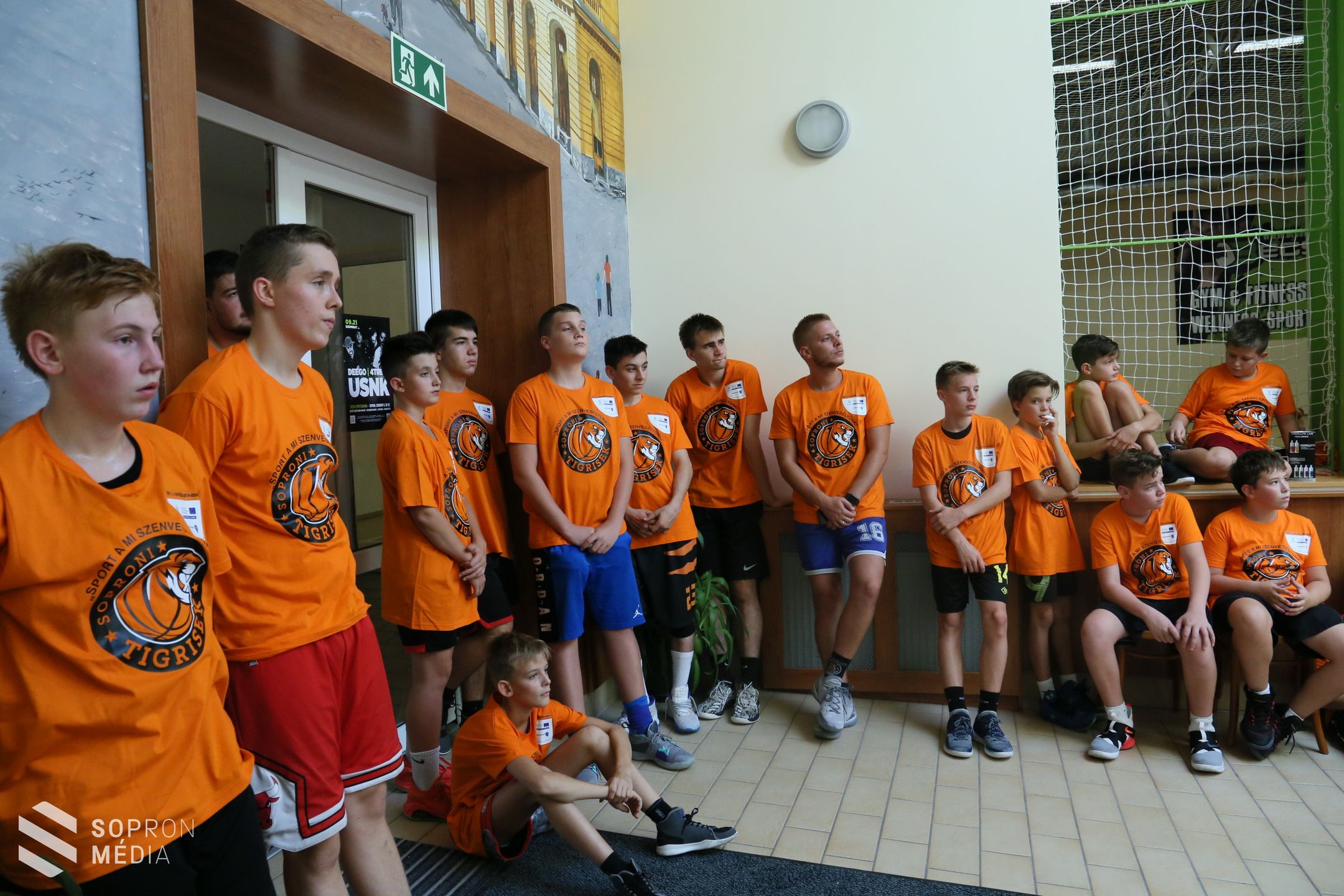 Automata defibrillátort vásárolt a Soproni Tigrisek SE

