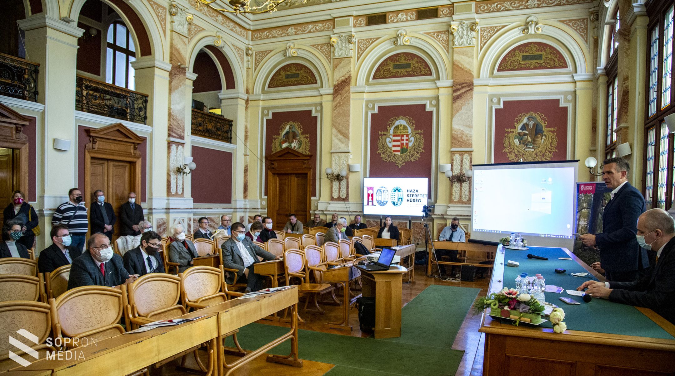 Történelmi konferencia a Városházán