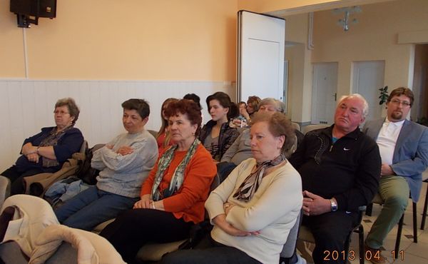 Faluházi esték 2013. április