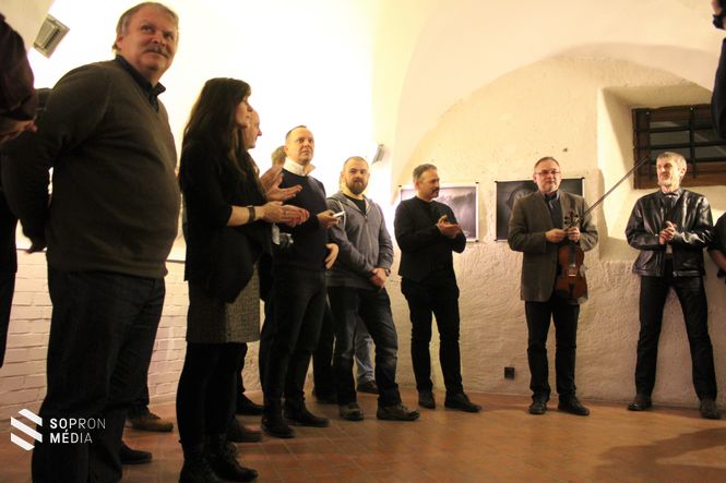 Semmi Extra c. kiállítás megnyitó a Roth Torony Galériában