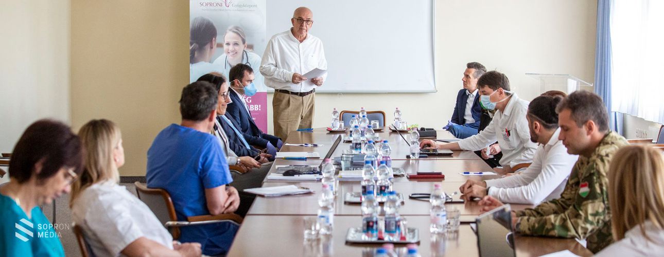 A Soproni Gyógyközpont vezetőivel egyeztetett dr. Farkas Ciprián polgármester