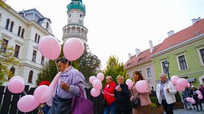 Pink séta - a szűrővizsgálatok fontosságára hívták fel a figyelmet