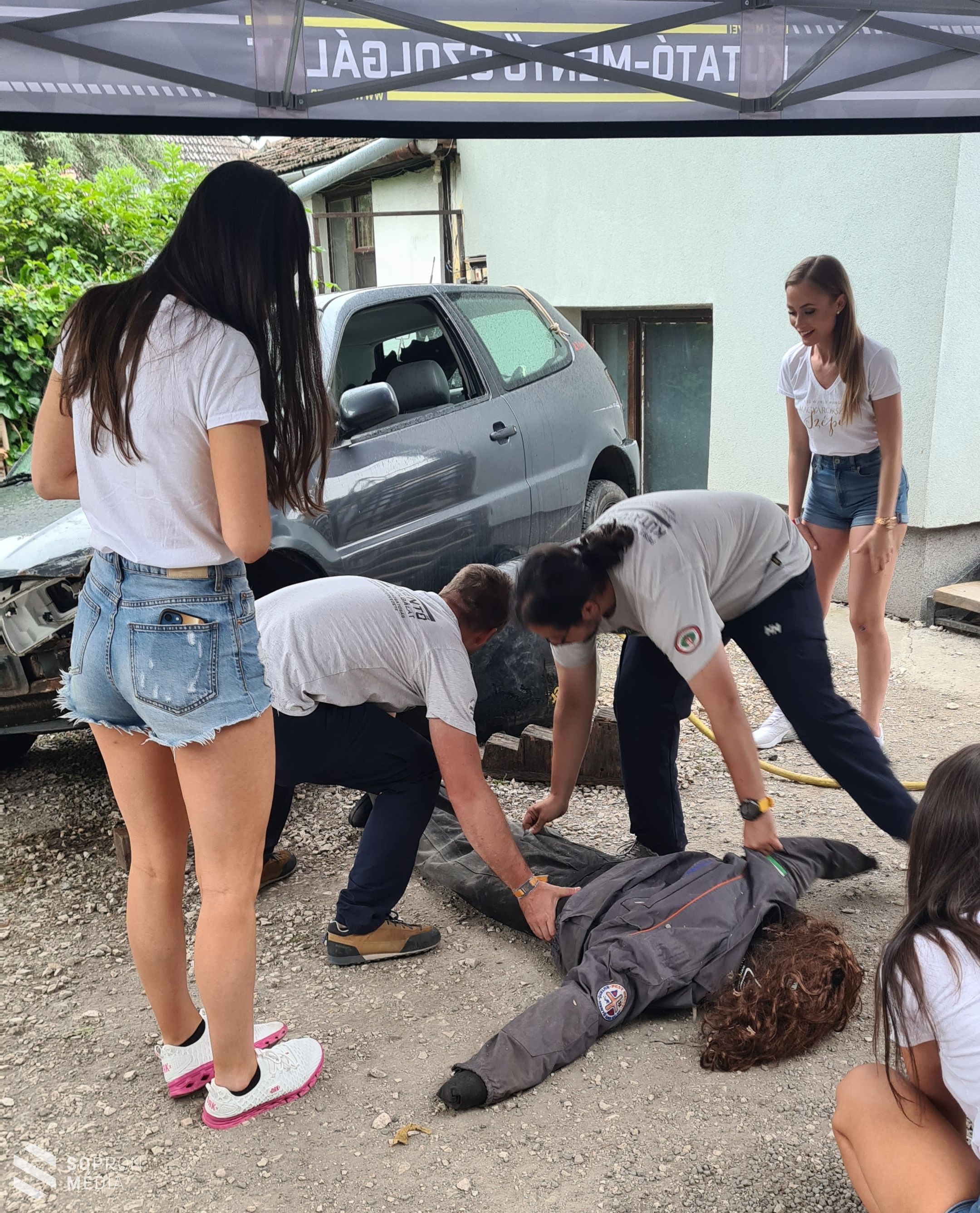 Hatos Kitti nyerte a Magyarország Szépe felkészítő táborának "MISS CHARITY" alversenyét