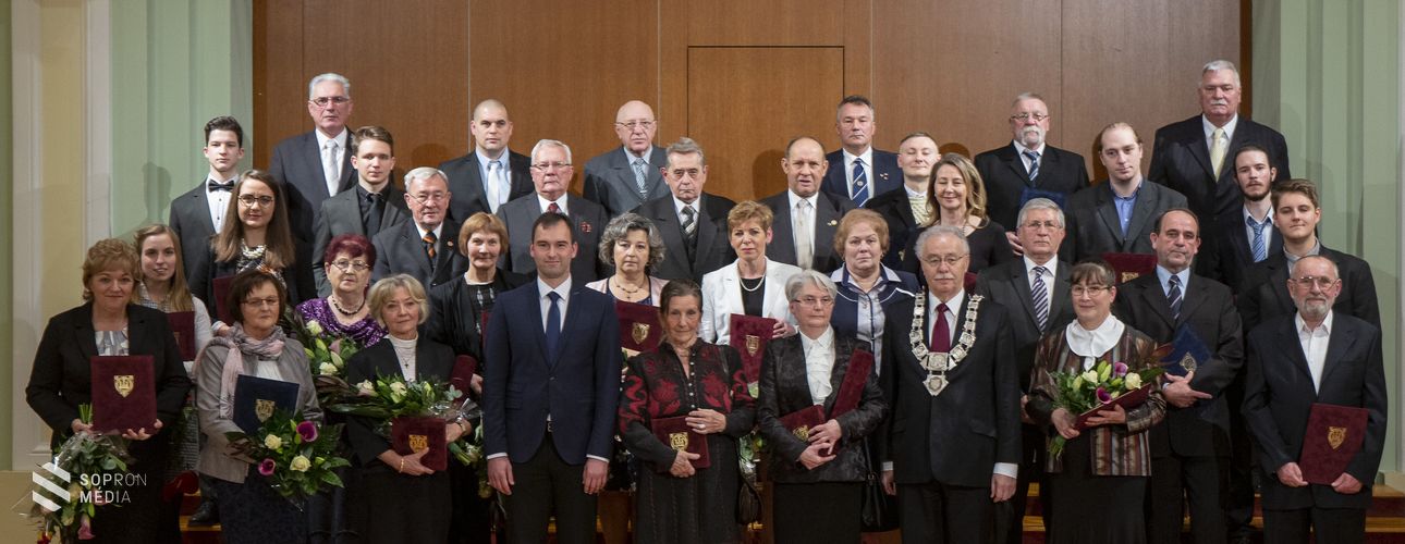 Hűség napja: átadták a városi kitüntetéseket