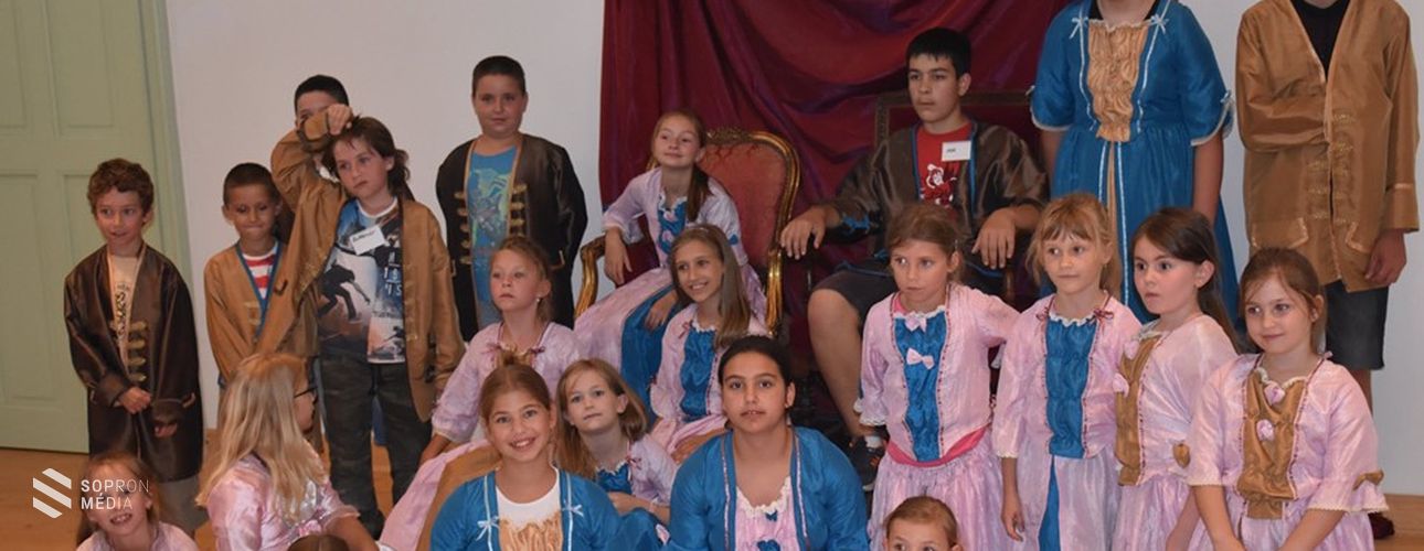 Tábor a fertődi Esterházy-kastélyban