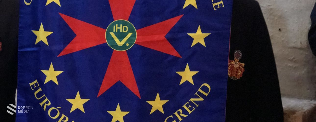 Új tagokat avatott az Európai Borlovagrend Soproni Legációja