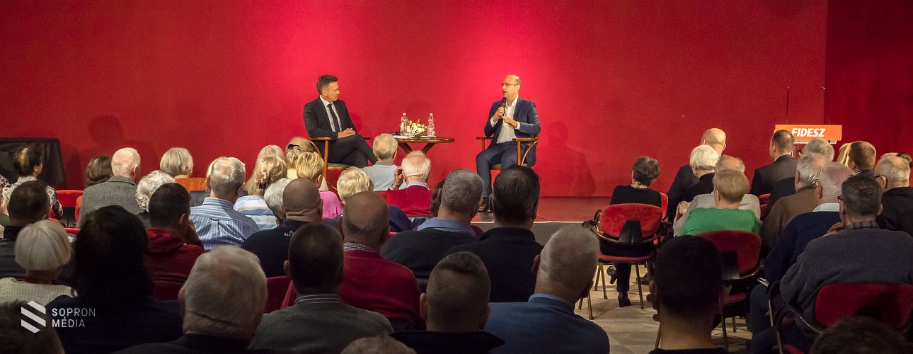 Mráz Ágoston Sámuel: a magyar kormány nem változtat a békepárti álláspontján