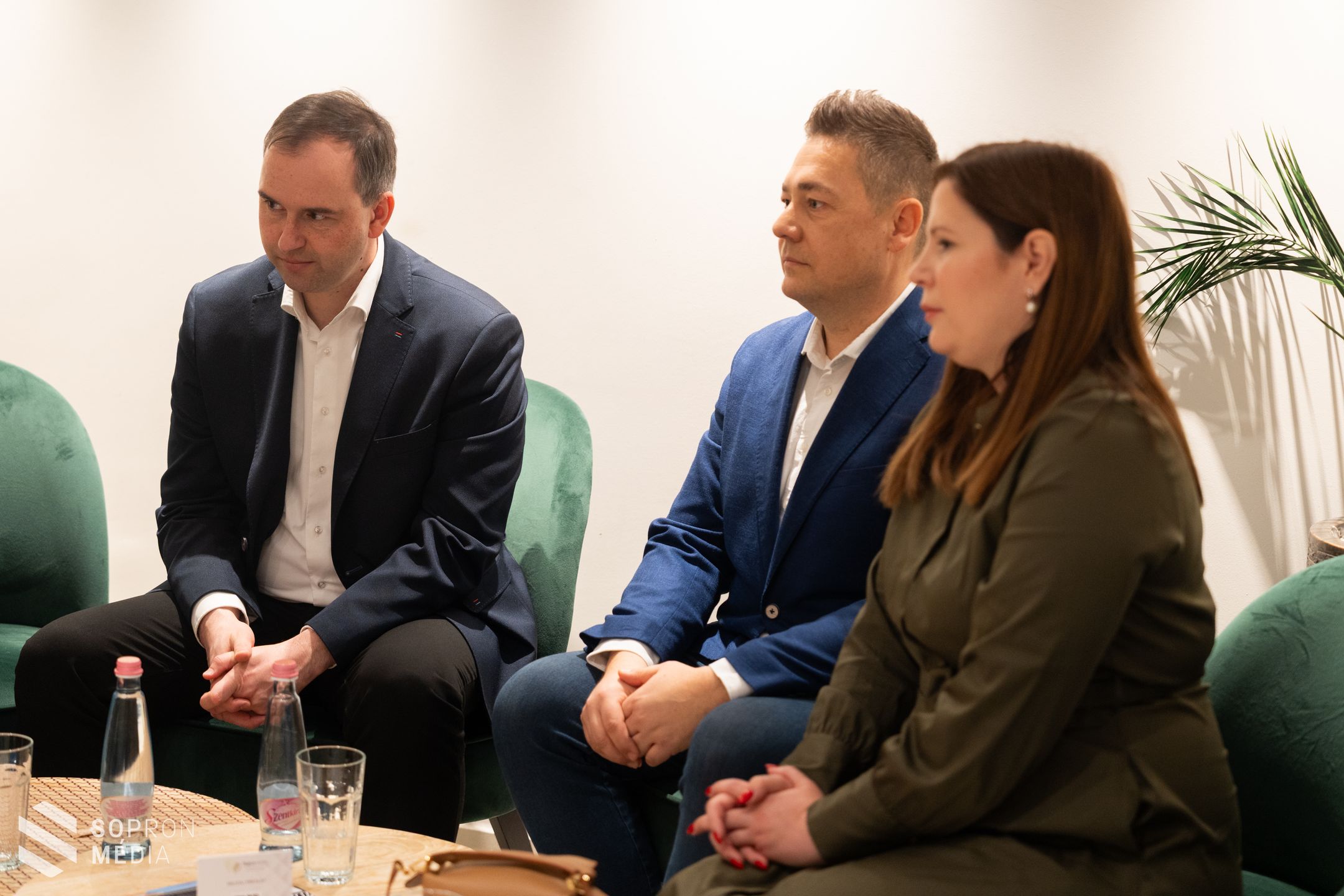 Folytatódik az iCon gazdaságpolitikai konferencia.