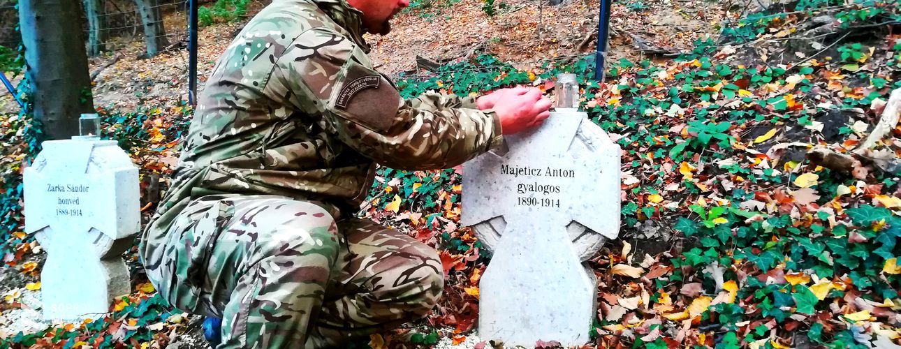 Gyertyagyújtással tisztelegtek a hősök előtt