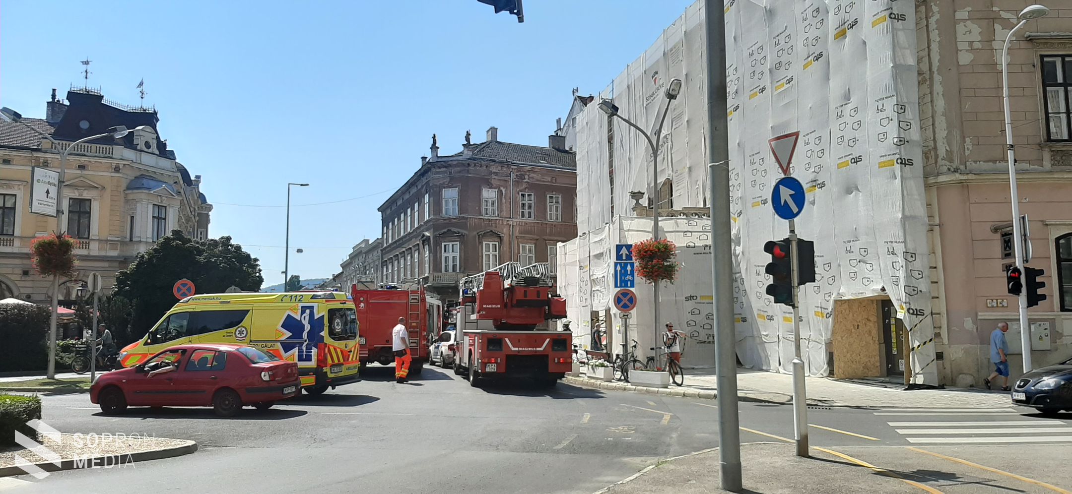 FRISSÍTETT! Tűzhelyen felejtett étel miatt vonultak ki nagy erőkkel a soproni tűzoltók