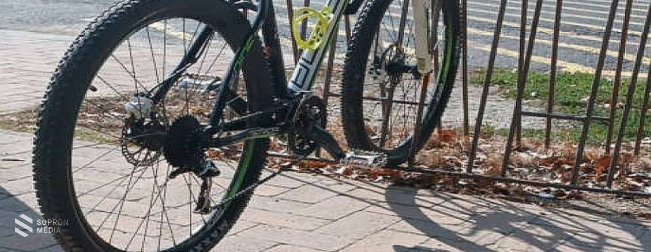 Kaszinózás után kerékpárt lopott