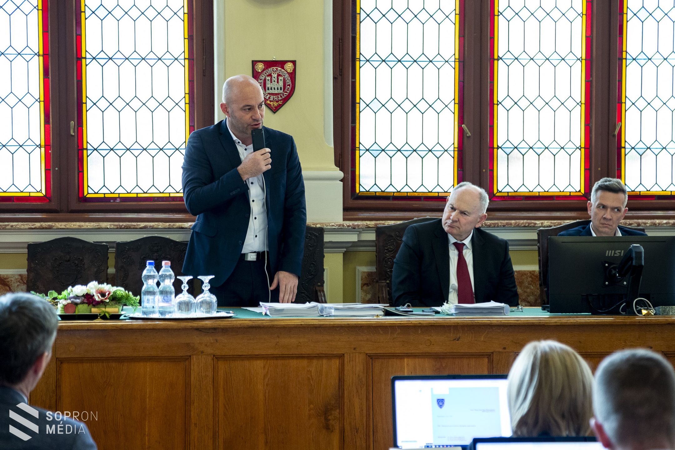 Támogatja a gyermekvédelmi rendszer szigorítását a soproni közgyűlés