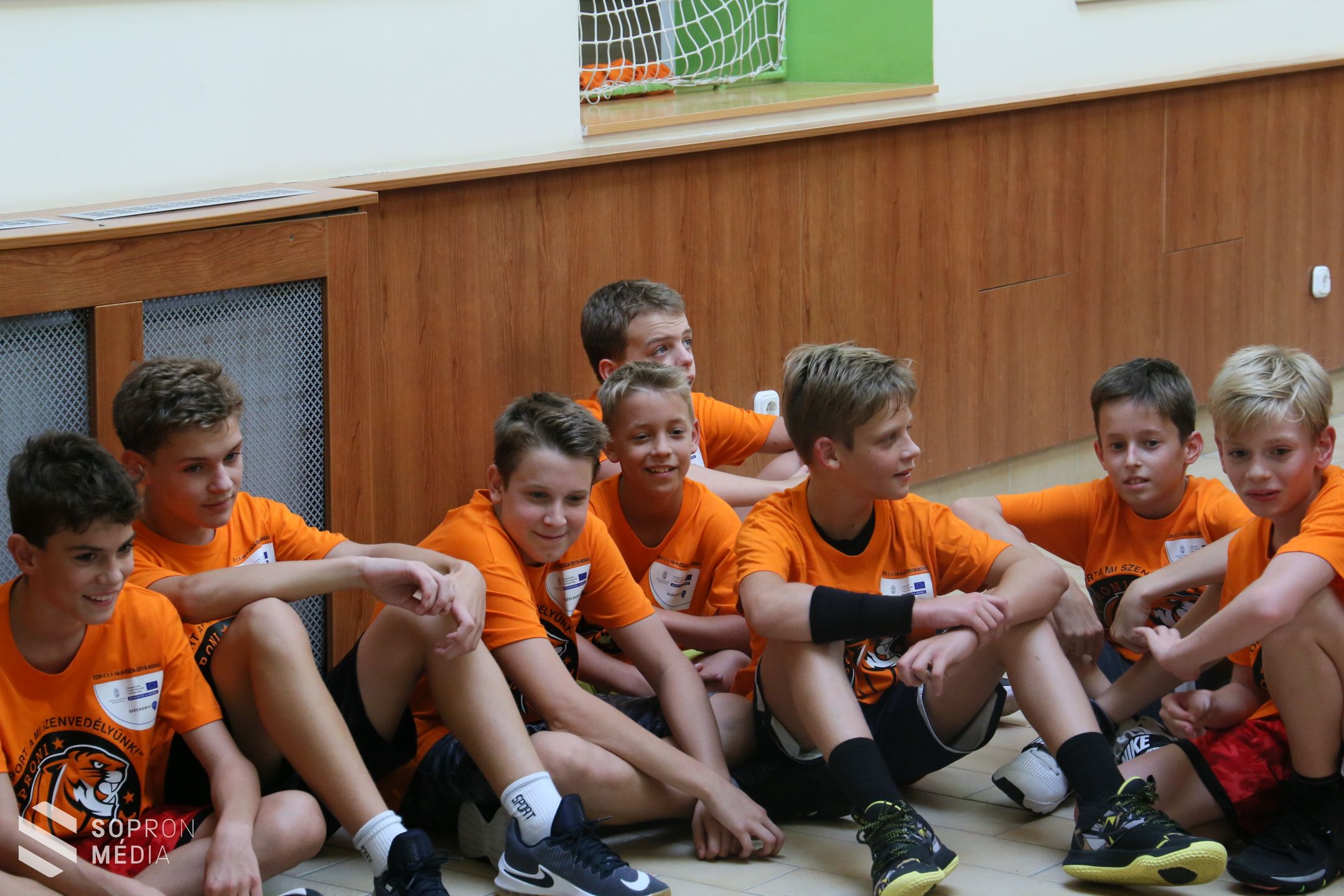 Automata defibrillátort vásárolt a Soproni Tigrisek SE

