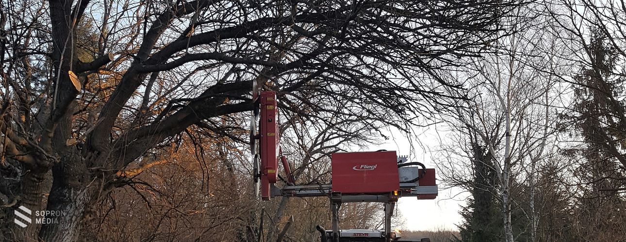 November 20-a délutántól másnap reggelig lezárják a kórház melletti parkolót a Lóki soron