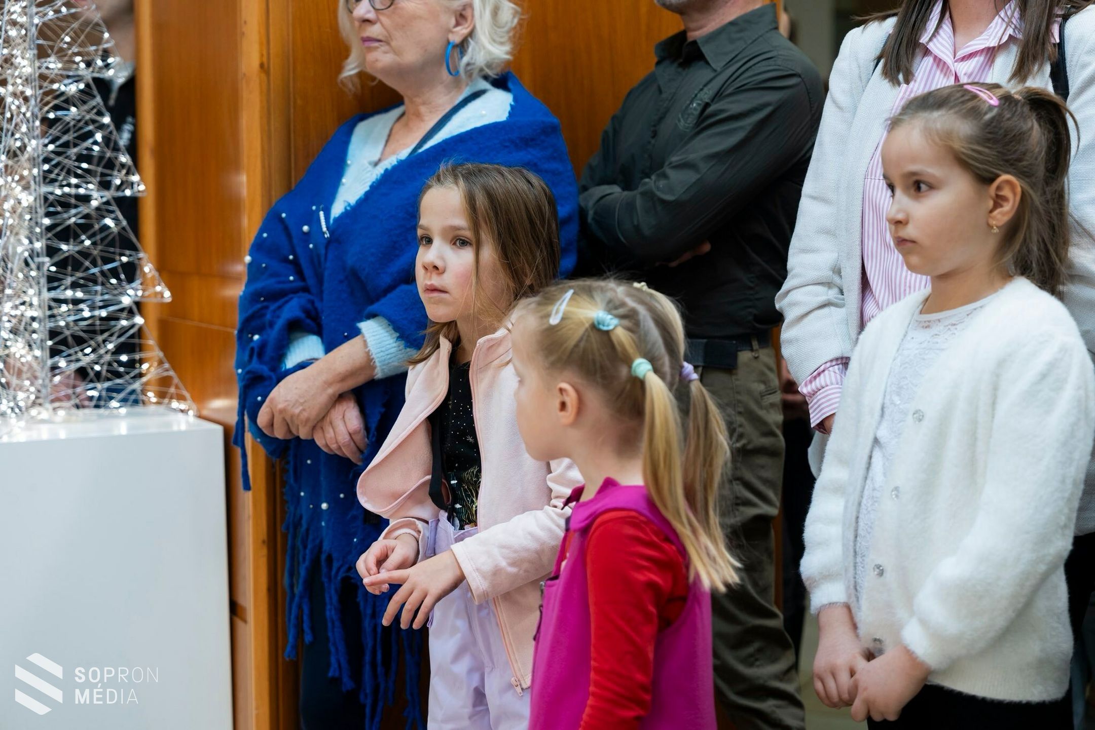 Megnyílt az adventi rajzpályázat kiállítása