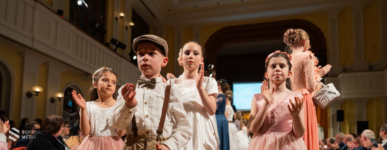 Divatgála a Határtalan Elegancia jegyében
