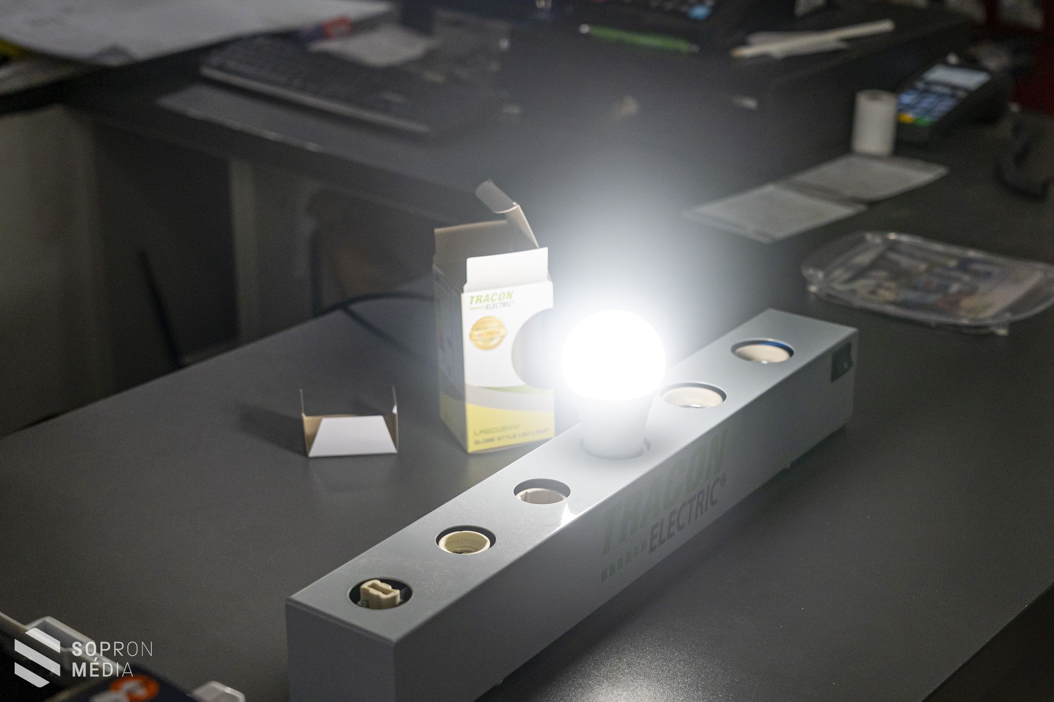 Elektromos energia-megtakarítás LED izzókkal