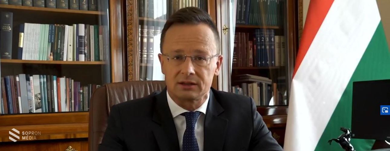Szijjártó Péter: elengedhetetlenek a beutazási korlátozások
