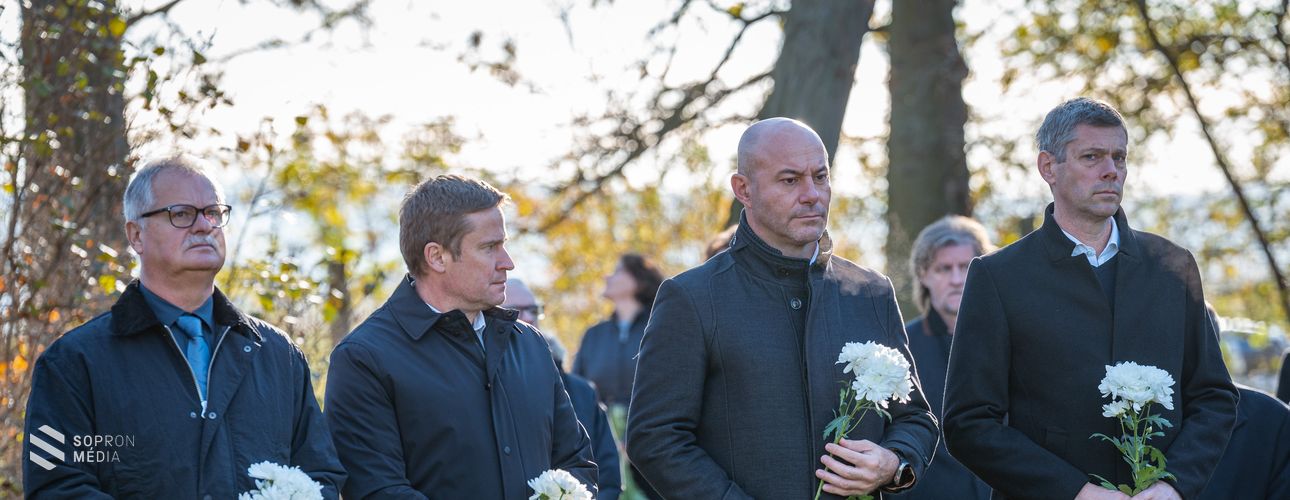 Az '56-os mártírokról emlékeztek meg a rabtemetőben