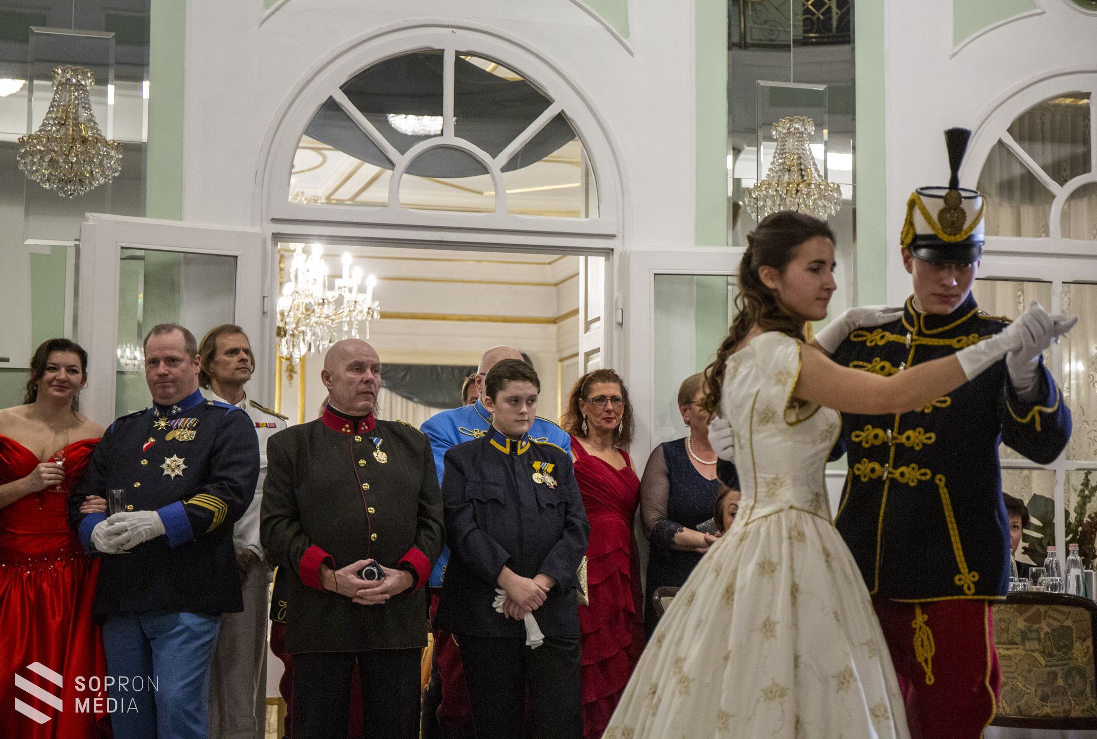 Idén is báloztak a huszárok Sopronban