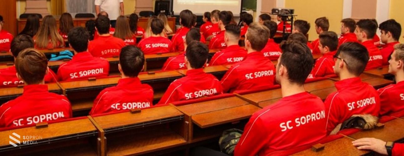 A drogfogyasztás veszélyeiről beszélgettek