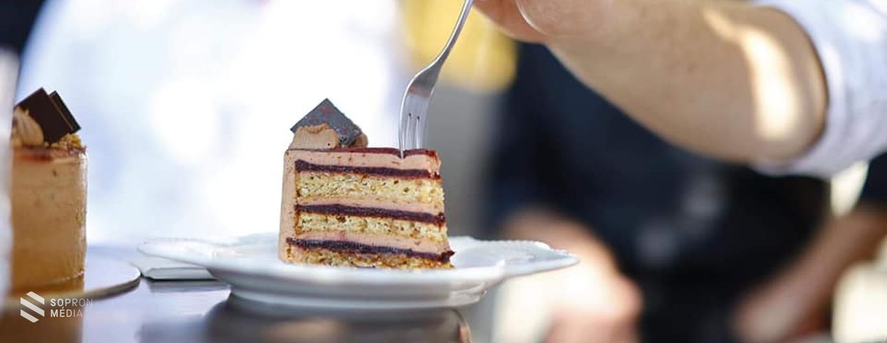 2022 ország tortája: Huncut Szilva Herceg
