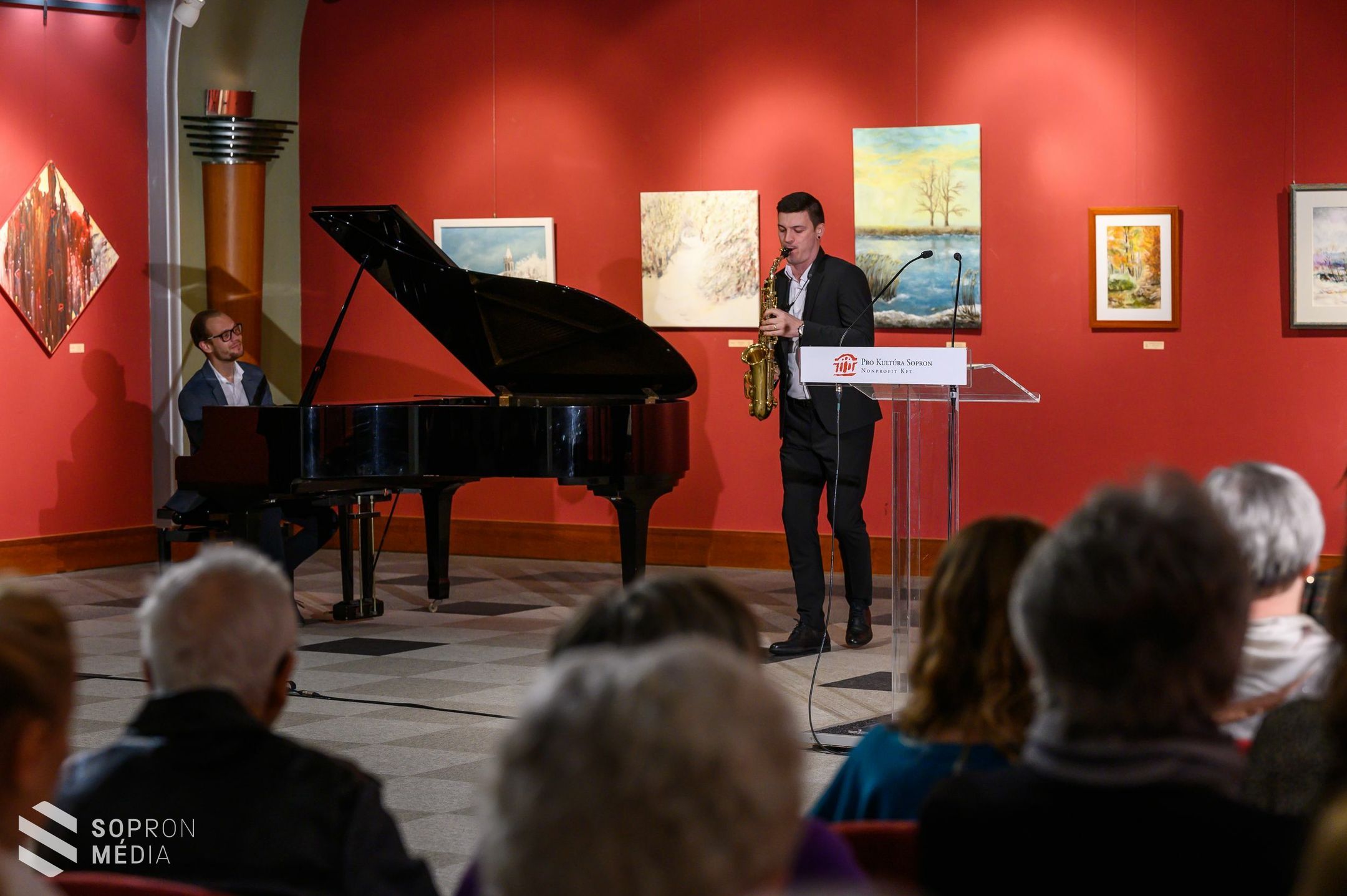 Az Adventi tárlat megnyitóját és a Soproni Füzetek 2024-es bemutatóját tartották meg a Liszt-központban