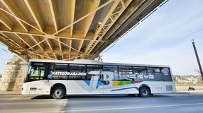 Változik a közlekedési rend a hosszú hétvégén