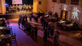 Felnőtt koszorúcska bál Sopronban